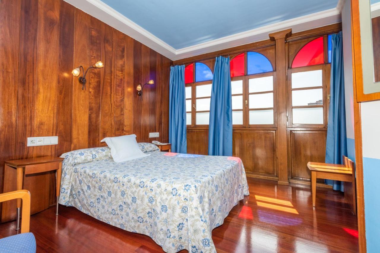 Hotel Castillo De Gauzon Салинас Экстерьер фото