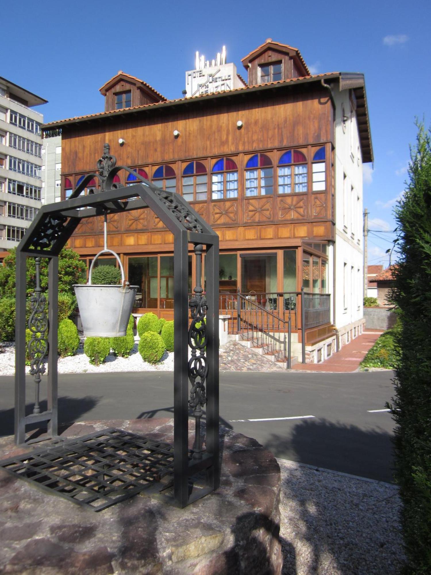 Hotel Castillo De Gauzon Салинас Экстерьер фото