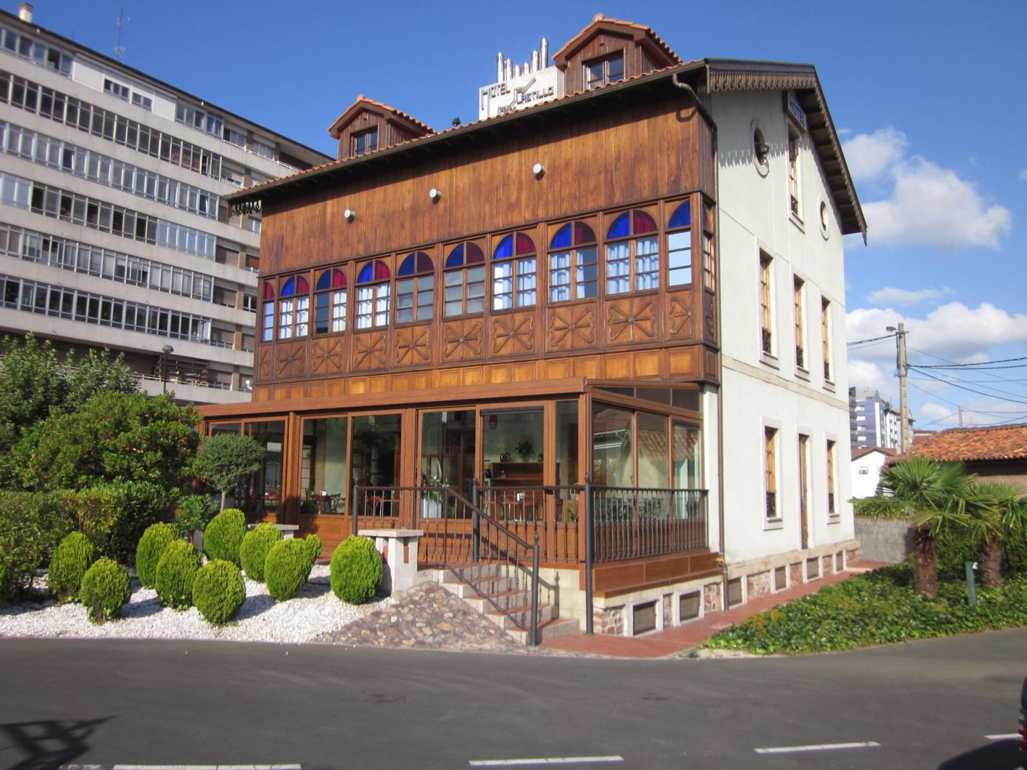 Hotel Castillo De Gauzon Салинас Экстерьер фото
